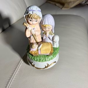 Vintage Joy to the World children’s nativity musical statue